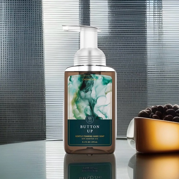 Goose Creek Masculine Foaming Hand Soap- Button Up (9.1 fl oz) - Picture 1 of 2